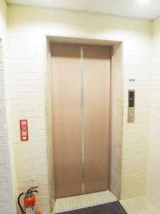 シャトー南青山　エレベーター