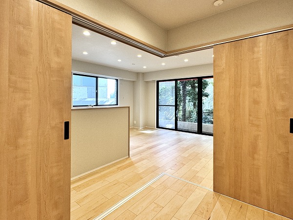 パレス池田山_ 洋室の写真5