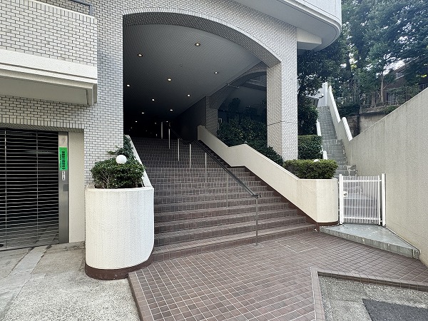 パレス池田山　アプローチ