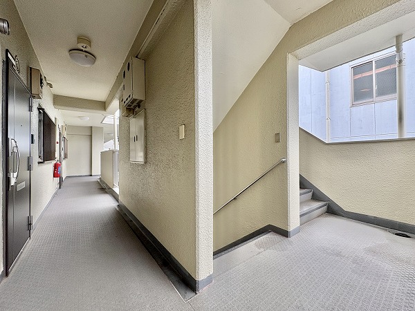 用賀ガーデンフラッツ　共用廊下