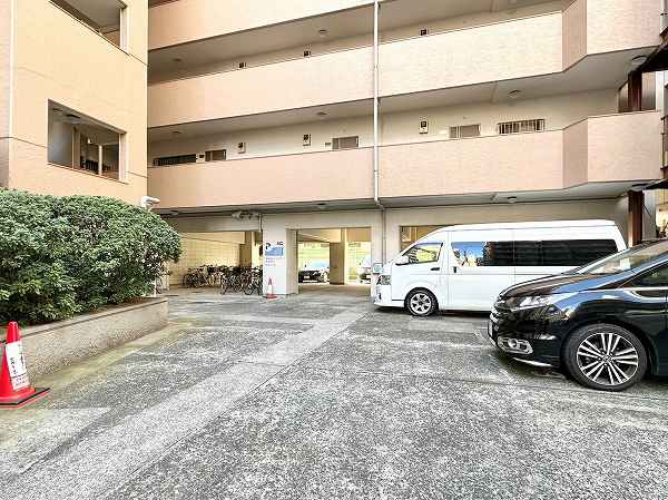 浜町グランドハイツ 駐車場