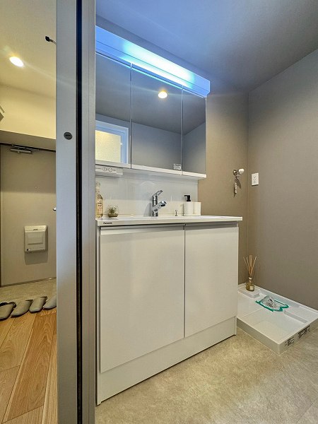 浜町グランドハイツ_大きな洗面化粧台の写真