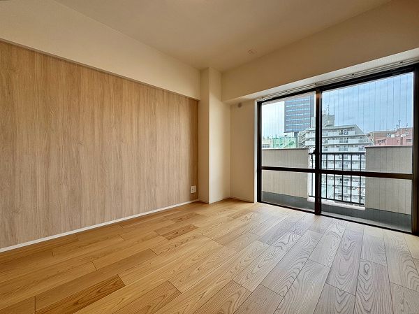 浜町グランドハイツ_木目調の洋室の写真1