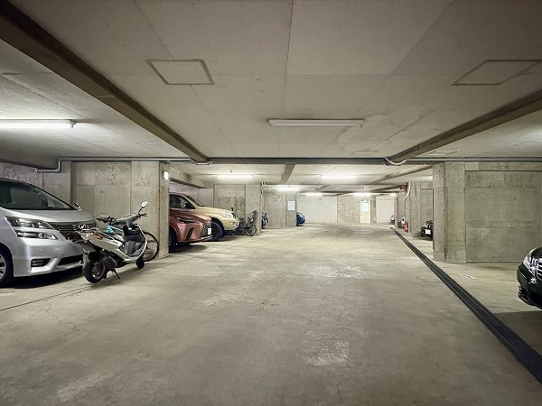 シャンボール瀬田 地下駐車場