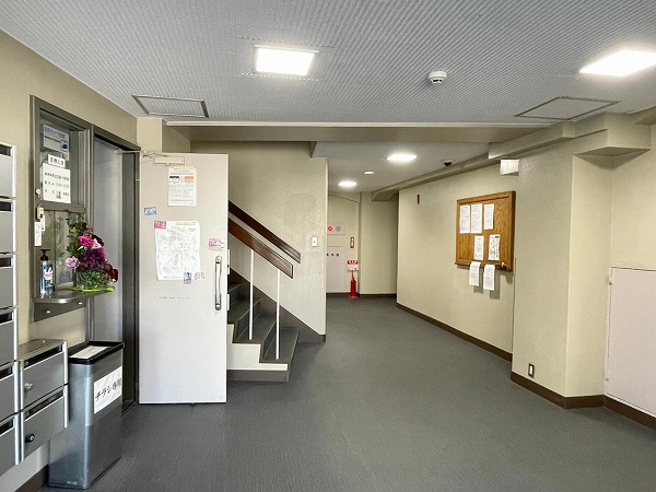 牛込中央マンション　エントランスホール