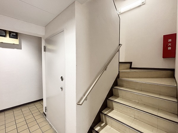 GSハイム代々木公園　内階段