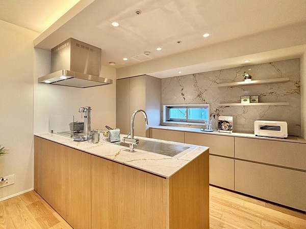 パークハウス平河町_リノベーション済みのキッチンの写真
