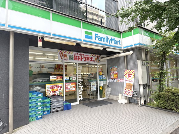 ファミリーマート　江戸川橋駅西店