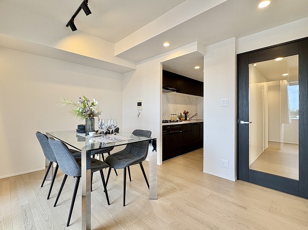 ソプラタワー_モダンテイストの内装の写真