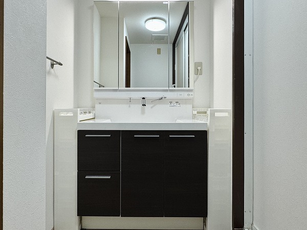 白金台シャスター_洗面化粧台の写真