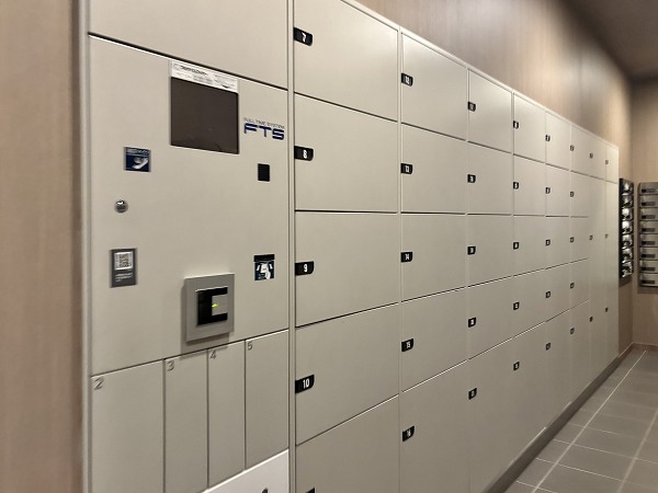 ブリリアザタワー東京八重洲アベニュー 宅配ボックス