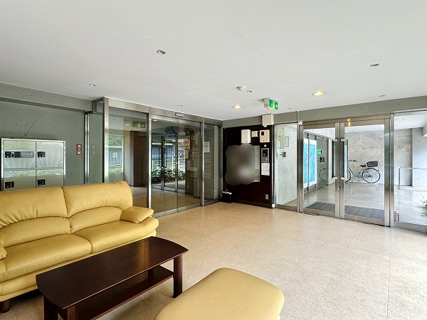 白金台シャスター エントランス