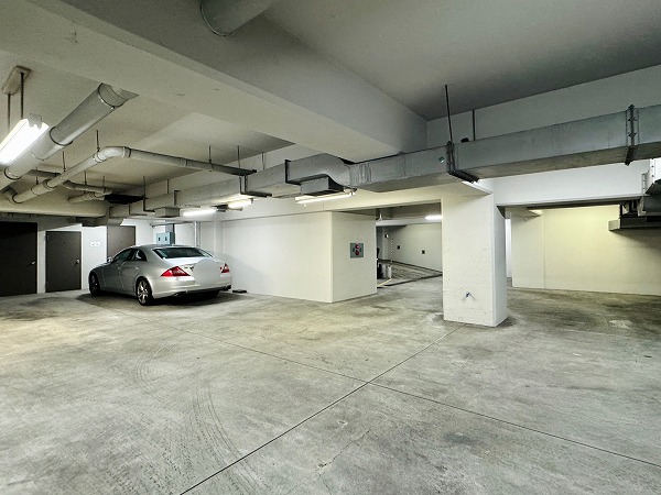 白金台シャスター 駐車場