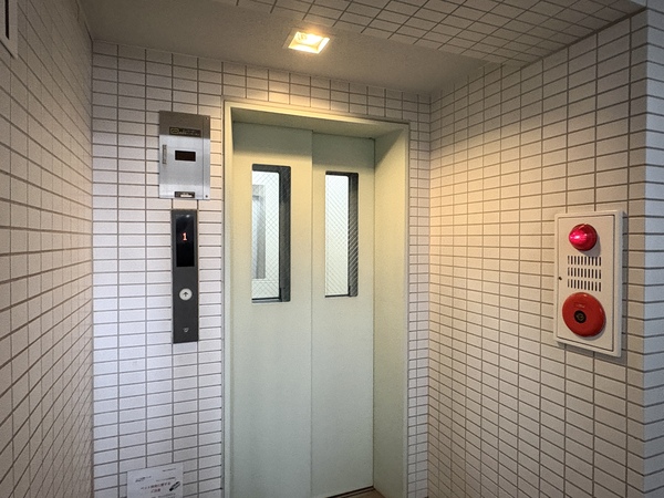 ラヴィドール下北沢　エレベーターホール