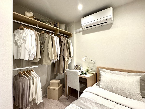 大崎ウエストシティタワーズE棟_オープンクローゼットの写真