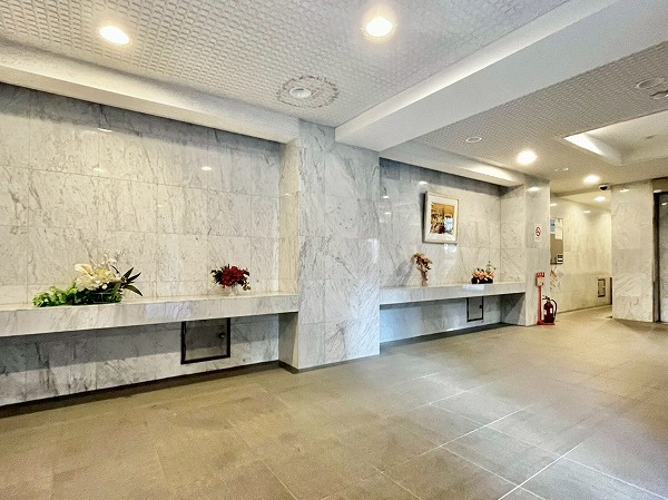 ファミールシティレジデンス　エントランス