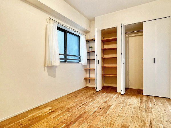 ファミールシティレジデンス_6.3帖の洋室の写真