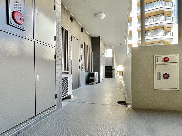 ファミールシティレジデンス　外廊下