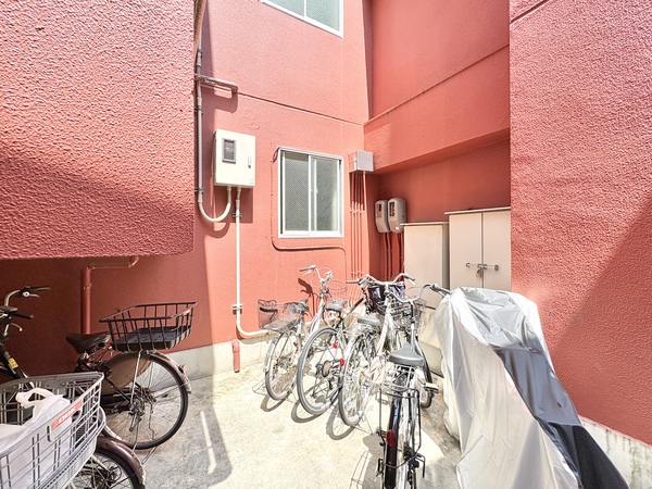 早稲田ガーデンハイツ　駐輪場
