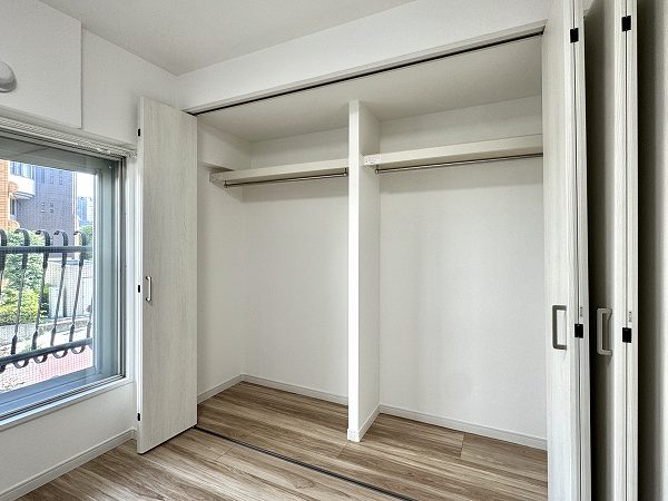 秀和第2三田綱町レジデンス_クローゼットの写真