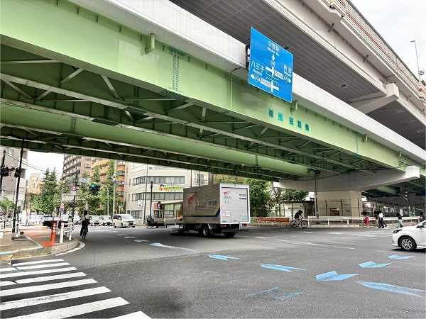 甲州街道と中野通り 交差点