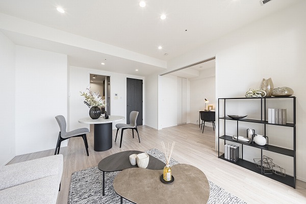 パークコート麻布十番ザタワー_広々としたリビングの写真