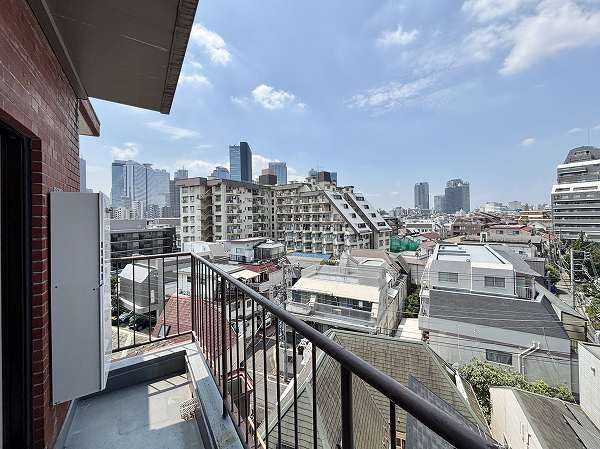新宿サマリヤマンション_西向きのバルコニーの写真2