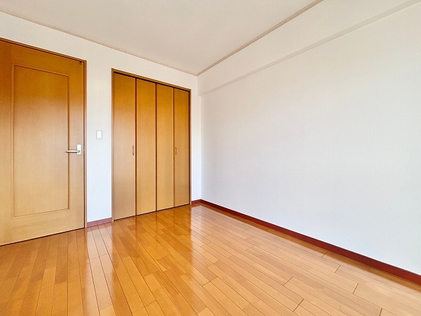 京王瀬田マンション_大容量クローゼットの写真