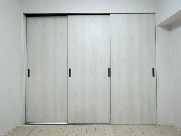 上馬マンション(上馬4丁目)_スライドドアの写真