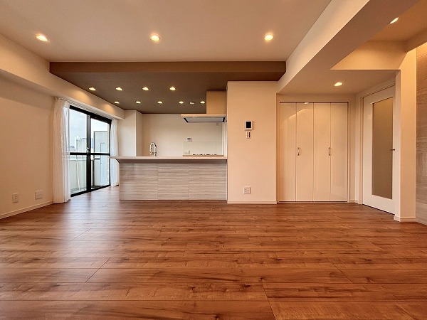 マンション小石川台_ゆとりあるリビングダイニングキッチンの写真