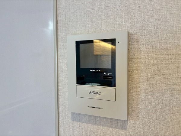 サンパレス烏山_モニター付きインターフォンの写真