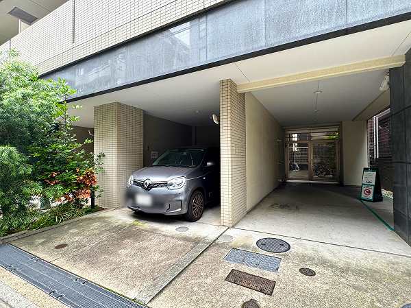ルモンド南麻布 駐車場