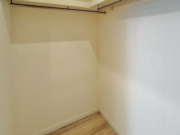 スタジオエアー白金_ウォークインクローゼットの写真2