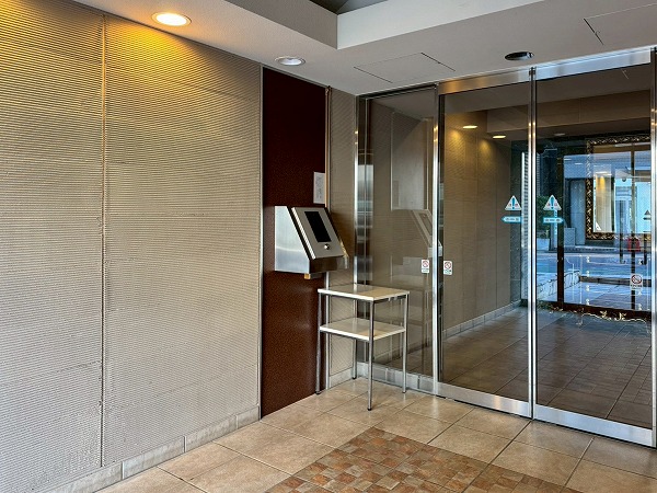 スタジオエアー白金　エントランス