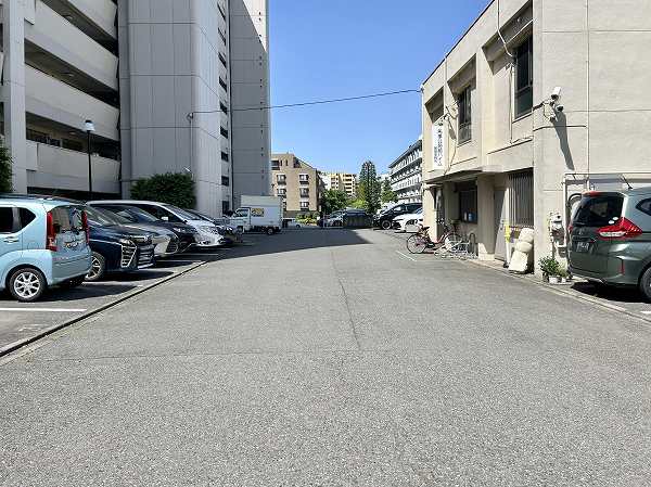 馬事公苑前ハイム2号棟 アプローチ