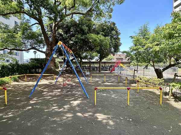 馬事公苑前ハイム2号棟 中央庭園