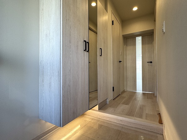 大森駅前住宅2号棟_玄関の写真2