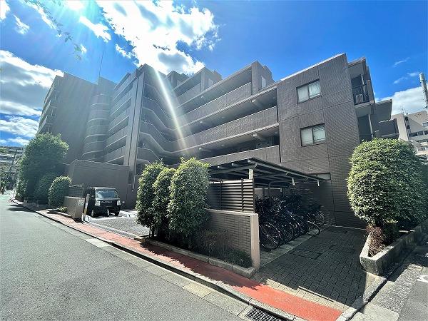 パルテール白金 外観