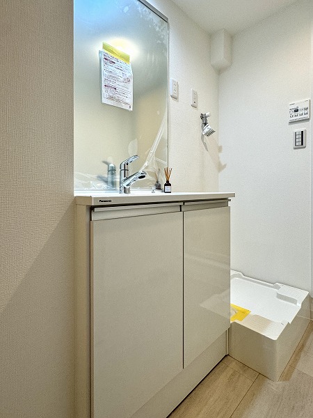 ワールドパレス_洗面化粧台の写真2