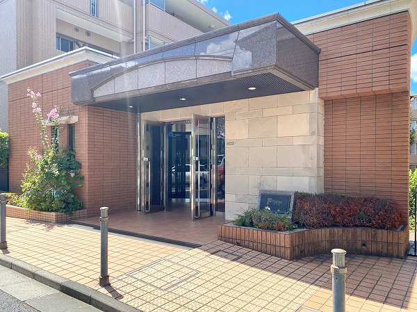 ファミール明大前　アプローチ