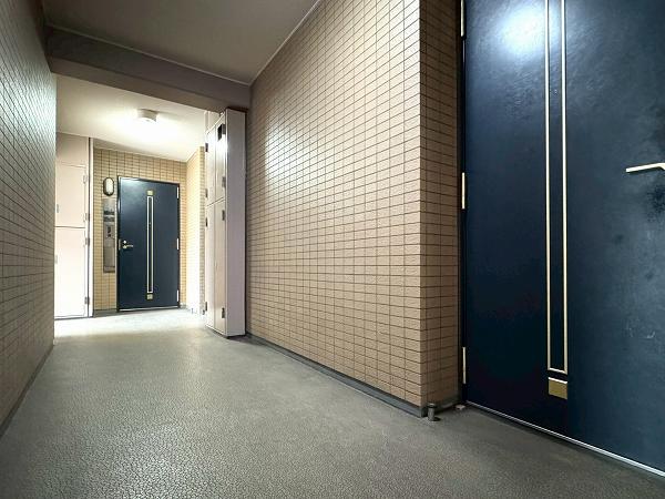 ファミール明大前　共用廊下