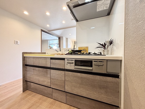 代々木第2コーポラス_設備が整ったキッチンの写真