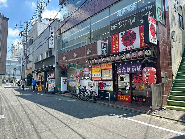 駅前の飲食店