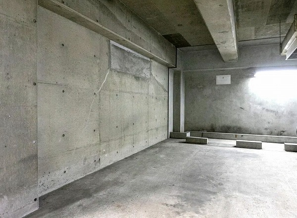 ハイ・トリオ赤坂八丁目 駐車場