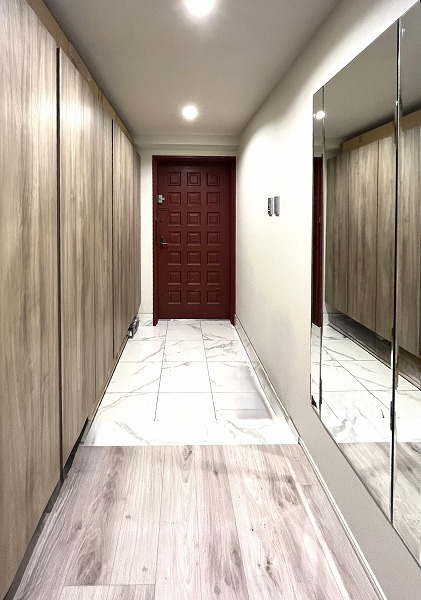 ハイ・トリオ赤坂八丁目_玄関の写真