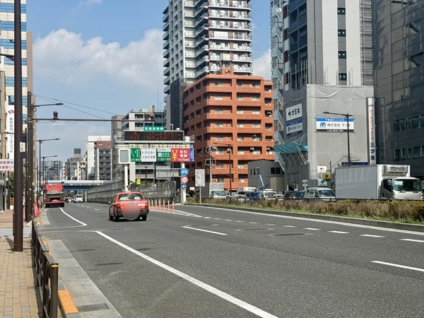 マンション前の通り