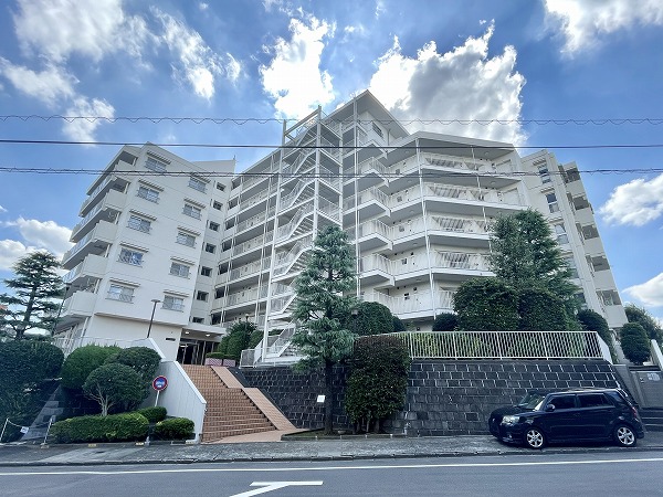 三井馬事公苑南ハイツ　外観