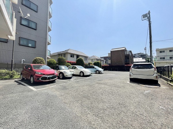 三井馬事公苑南ハイツ　駐車場