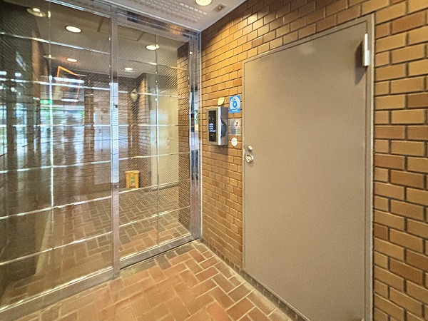 音羽サンハイツ　エントランス入口