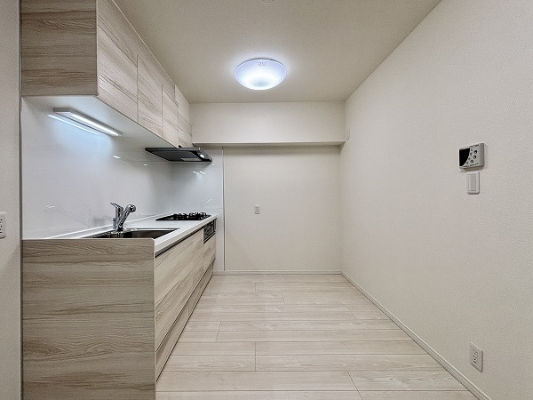 音羽サンハイツ_リノベーション済みのキッチンの写真